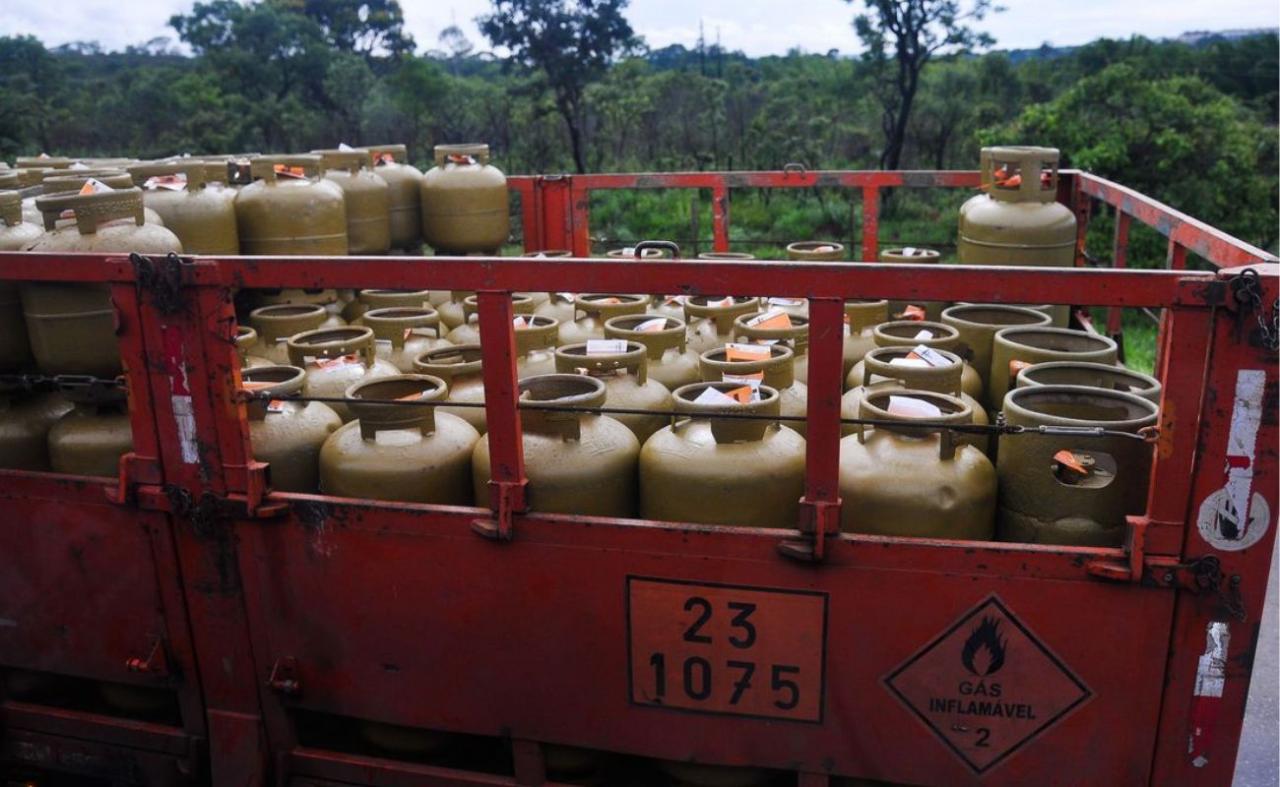 Petrobras reduz preço do gás de cozinha para distribuidoras