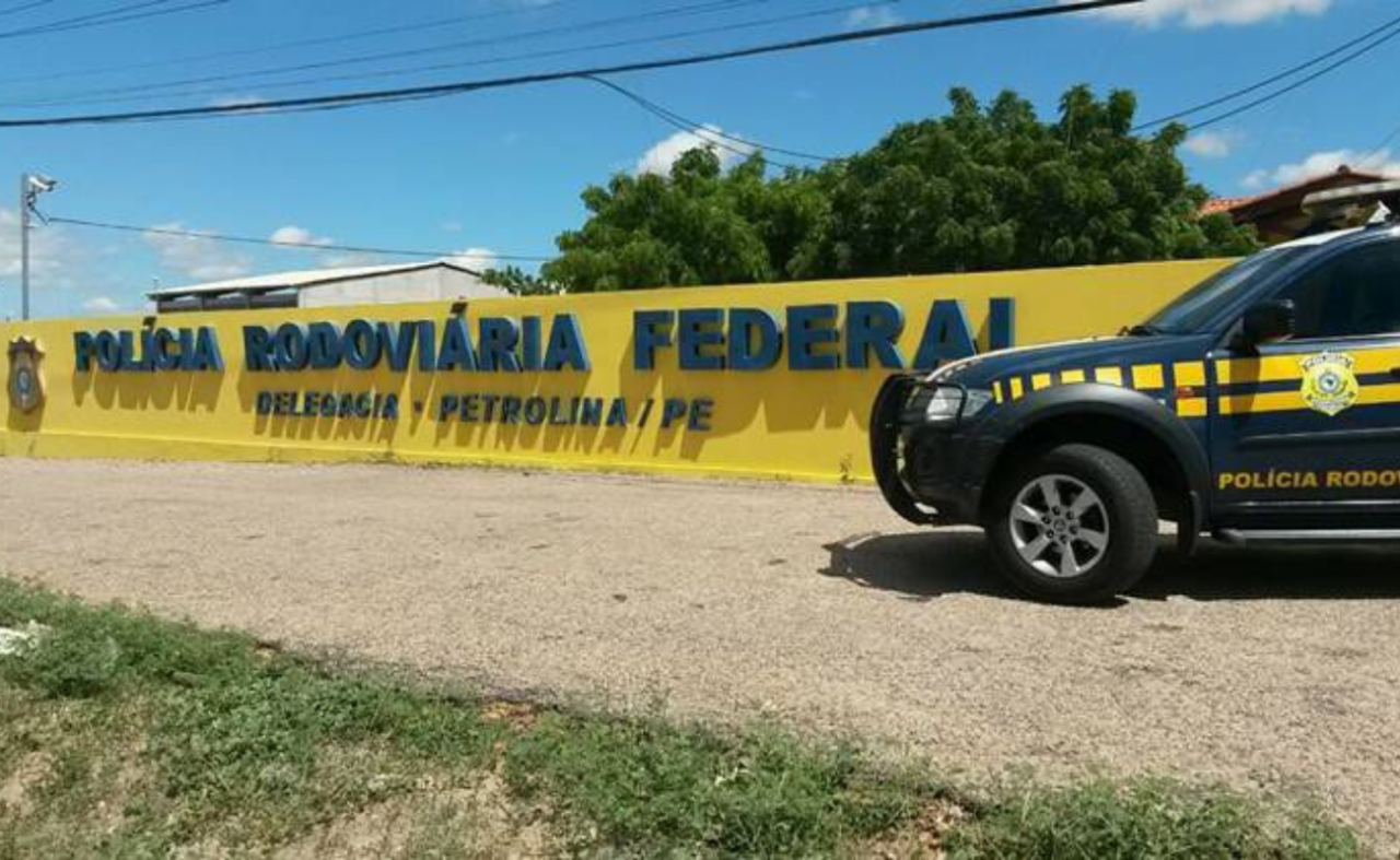 PRF retém carga de arroz com nota fiscal irregular em Petrolina, PE