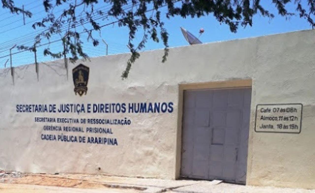 Quatro detentos fogem da Cadeia Pública de Araripina, PE
