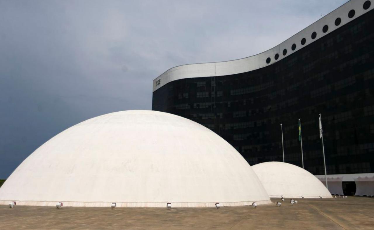 Moraes rejeita investigar falta de inserções na campanha de Bolsonaro