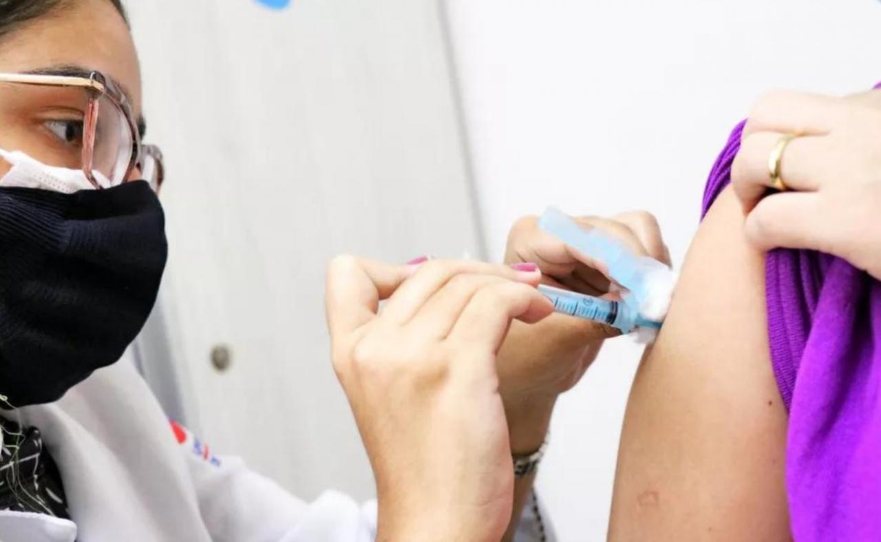 'Passaporte da vacina' deixa de ser exigido em Pernambuco