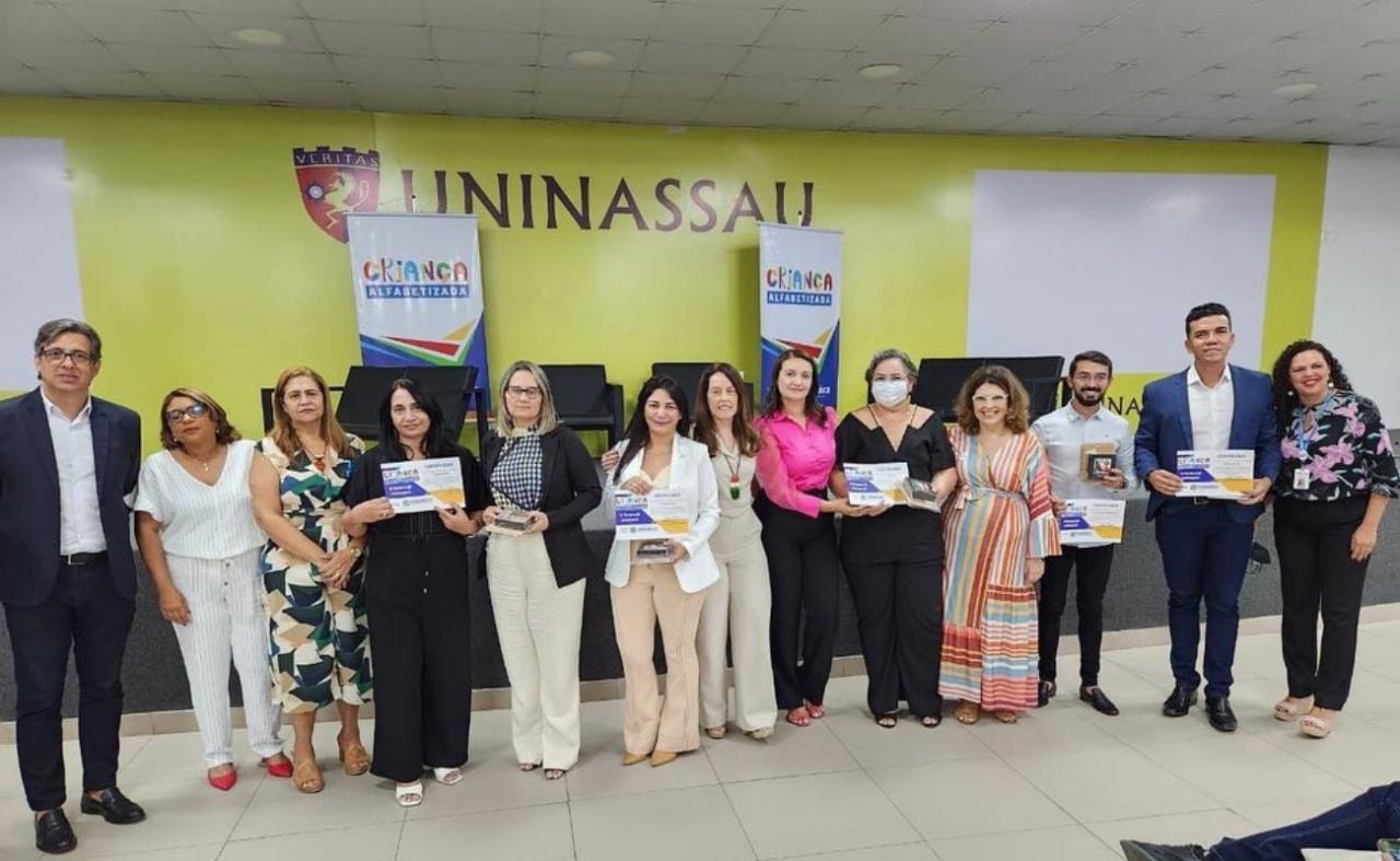 Educação de Verdejante recebe certificação do Programa Criança Alfabetizada 