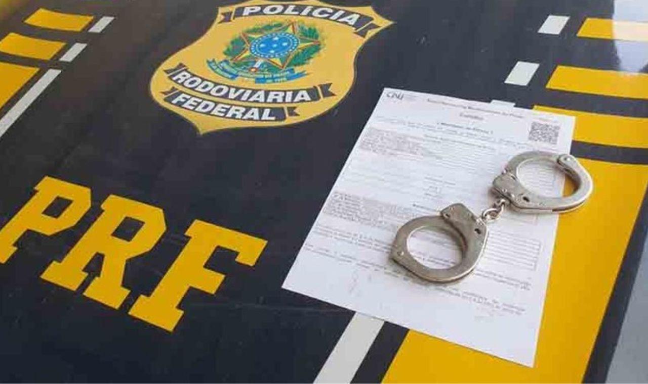 Foragido da justiça por estupro é detido pela PRF em Petrolina, PE