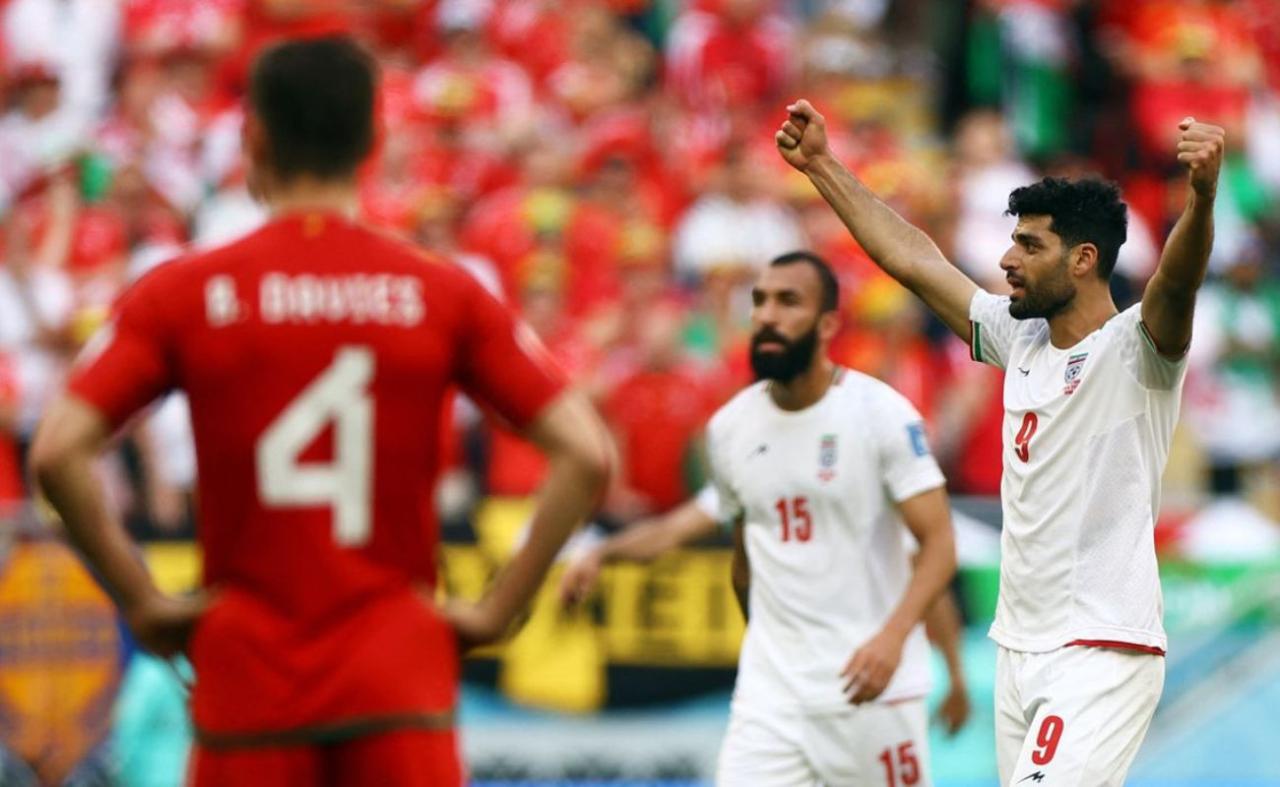 Irã derrota Gales nos minutos finais e sonha com oitavas da Copa
