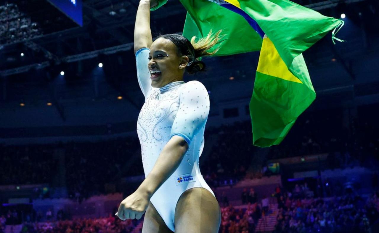 Mundial: Rebeca Andrade conquista o ouro no individual geral