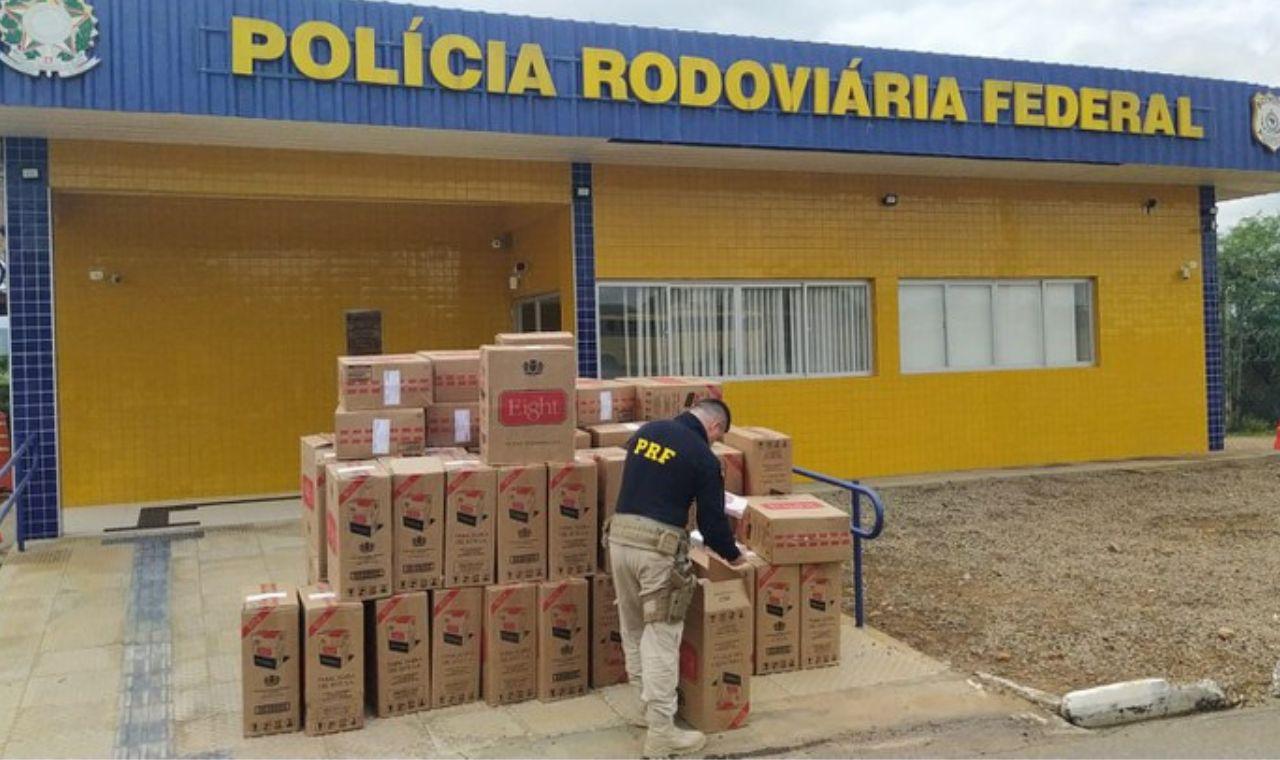 PRF apreende 275 mil maços de cigarro contrabandeado em Serra Talhada, PE