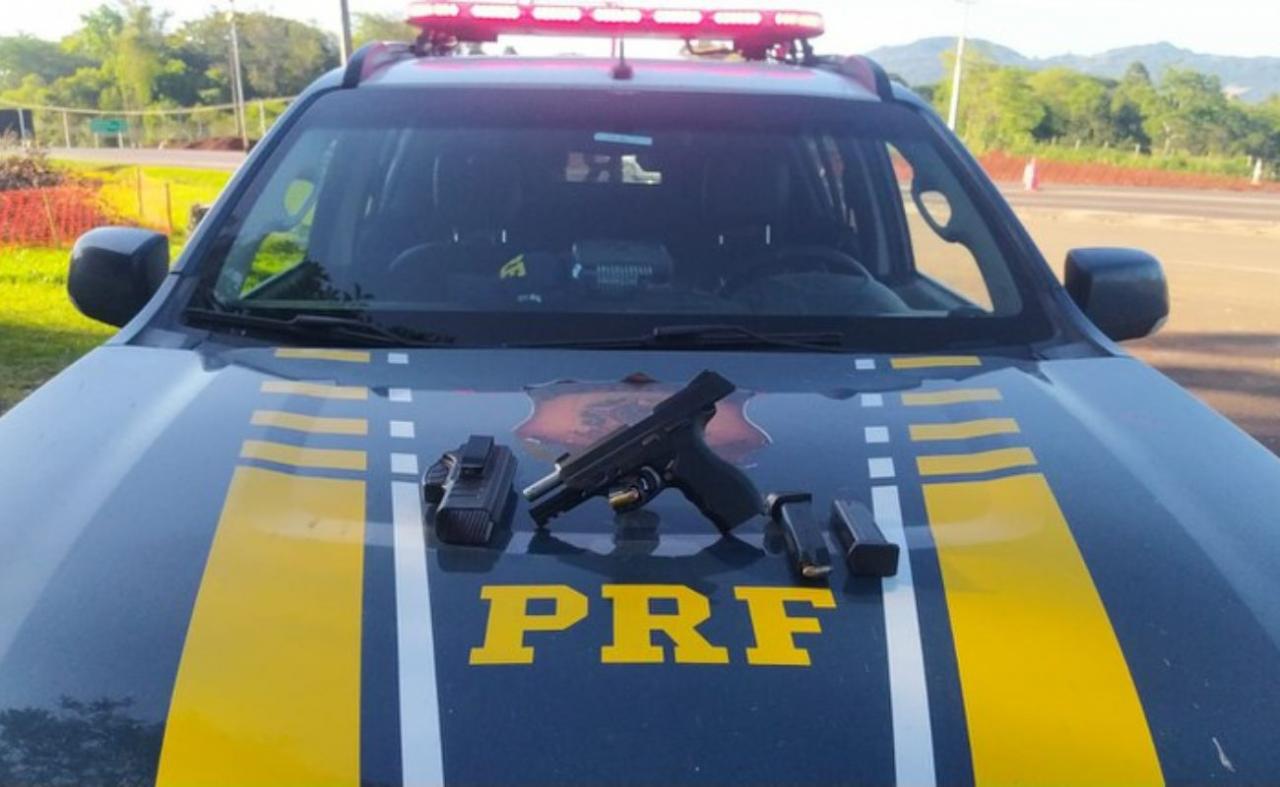 PRF apreende arma e carregadores em Lajeado, PE