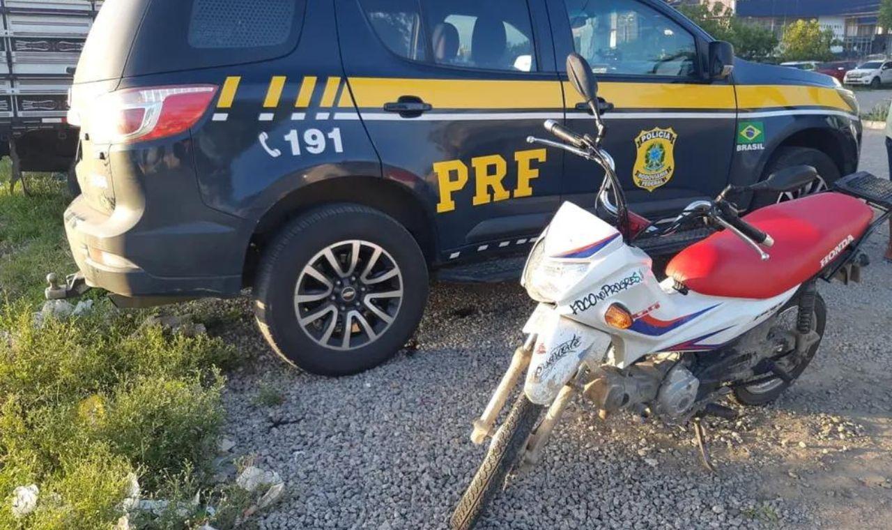 Adolescente de 13 anos é apreendido após ser flagrado com moto adulterada na BR-232, em Caruaru, PE