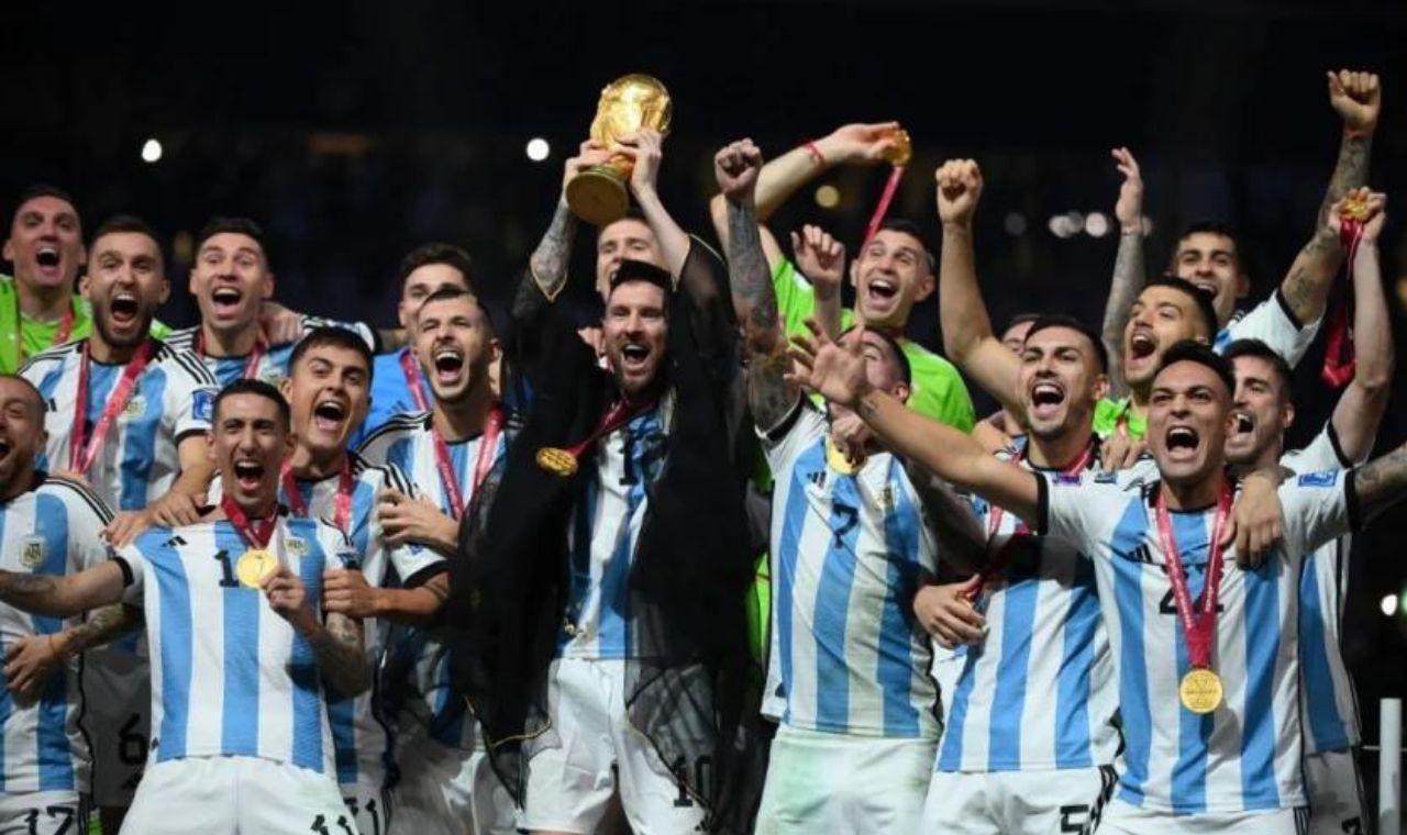 ARGENTINA CONQUISTA O TRI MUNDIAL DIANTE DA FRANÇA E CONSAGRA LIONEL MESSI