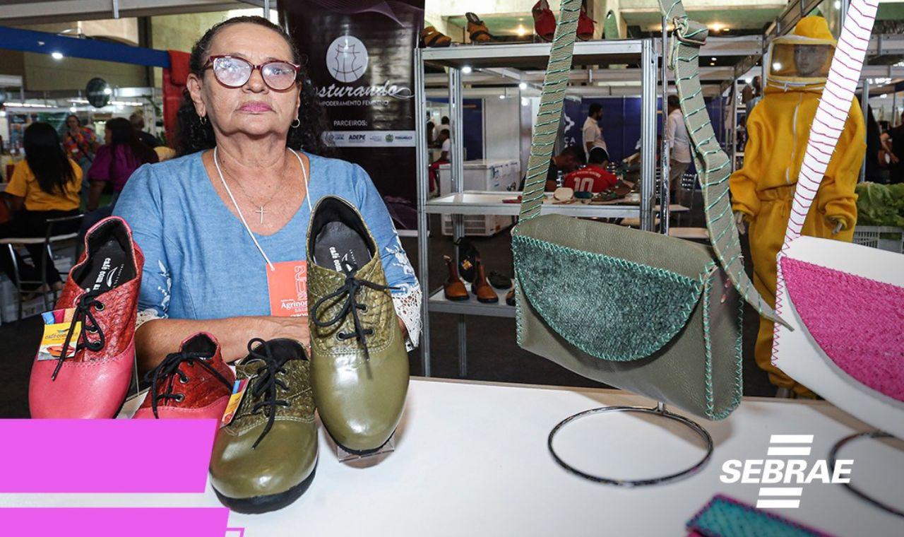 Artesãos de Petrolândia expõe na França, bolsas e acessórios produzidos com couros de tilápia