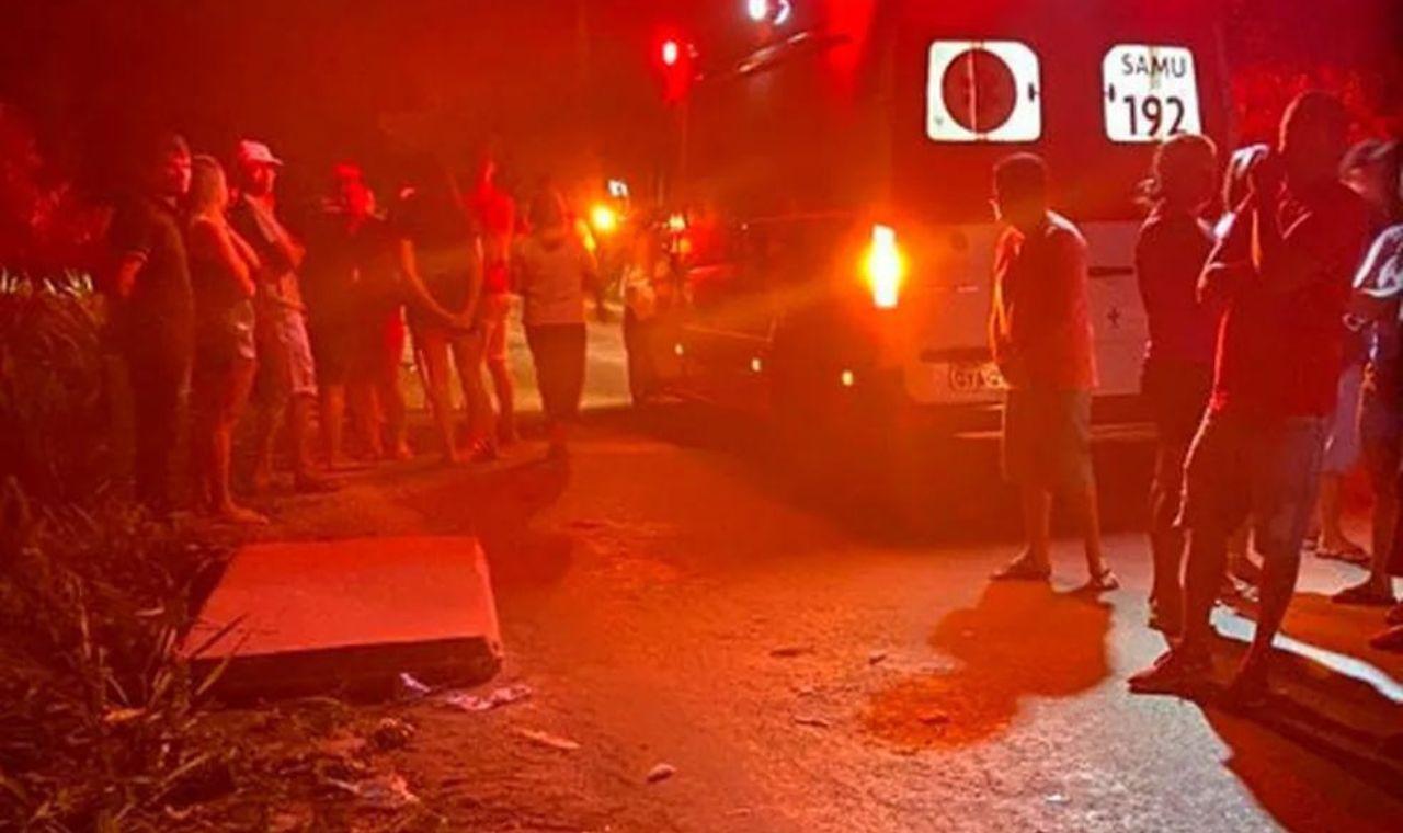 COLCHÃO ESCAPA DE VEÍCULO, ATINGE CASAL EM MOTO E PROVOCA MORTE EM BREJO DA MADRE DE DEUS, PE