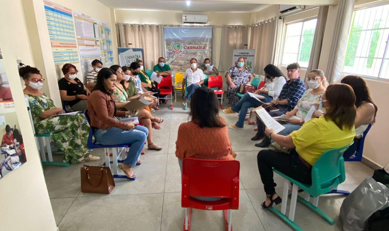 Educação de Carnaíba realiza encontro com gestores da Rede Municipal de Ensino 