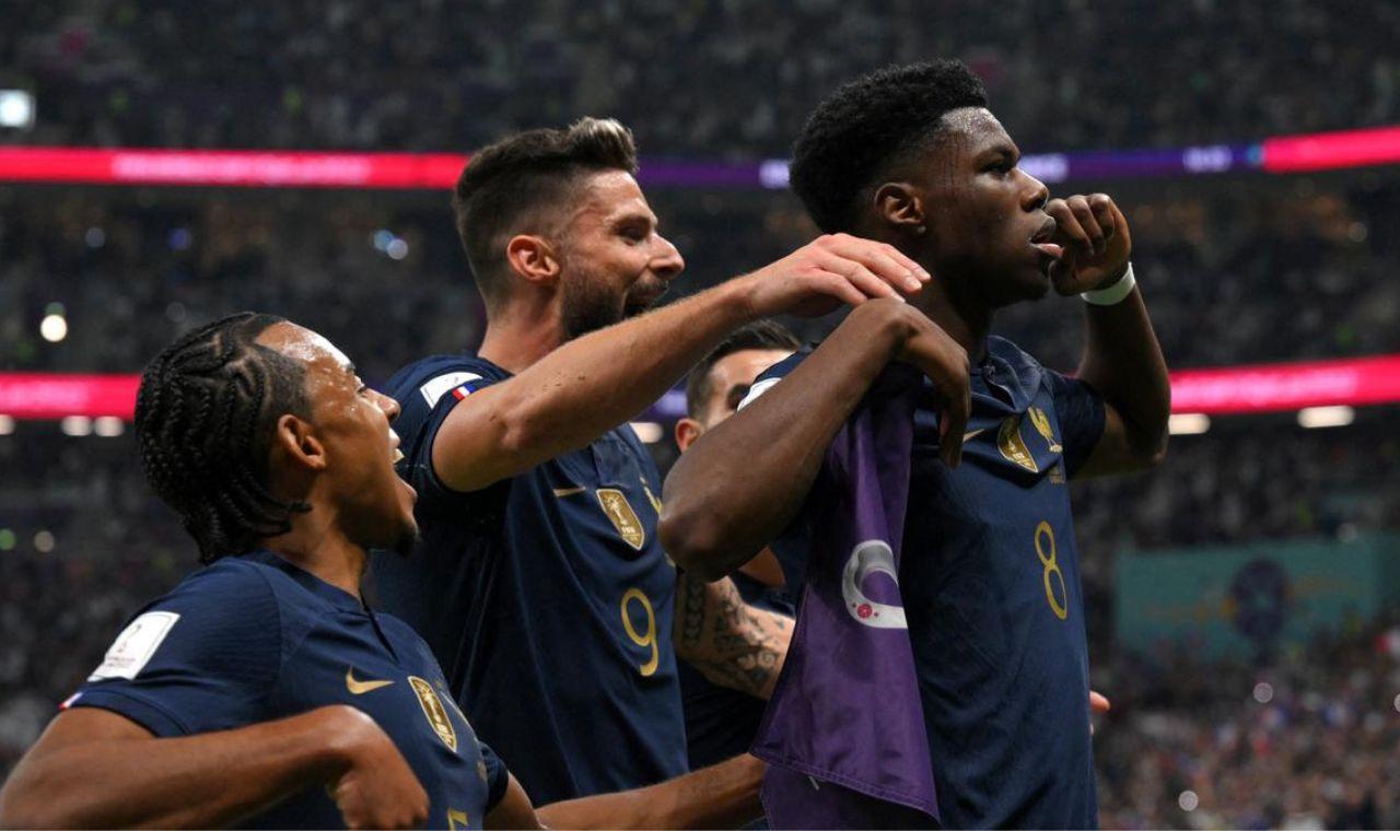 França vence a Inglaterra por 2 a 1 e está na semifinal da Copa do Mundo