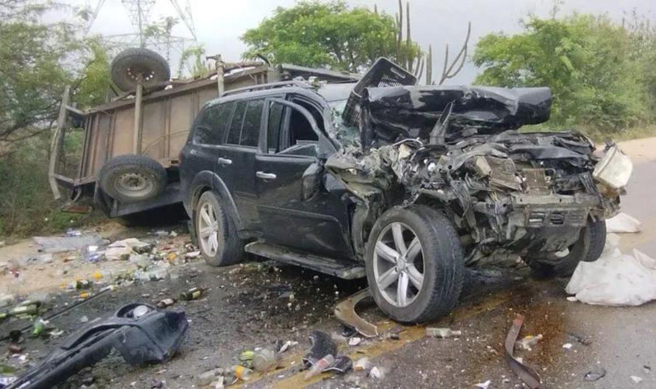 Homem morre após colisão entre carro e caminhonete em Venturosa, PE