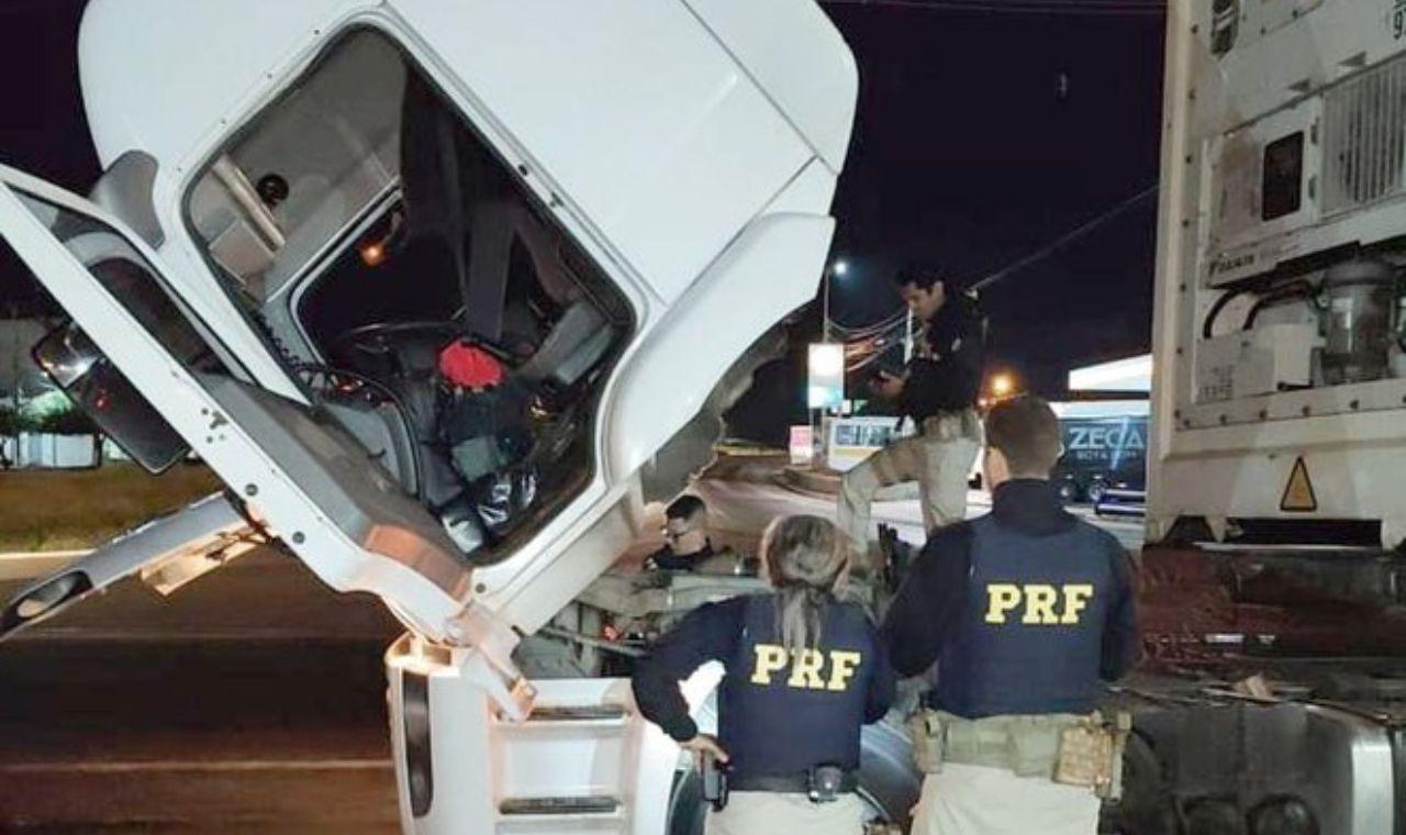 PRF detém homem com caminhão adulterado e CRLV falsificado em Salgueiro, PE