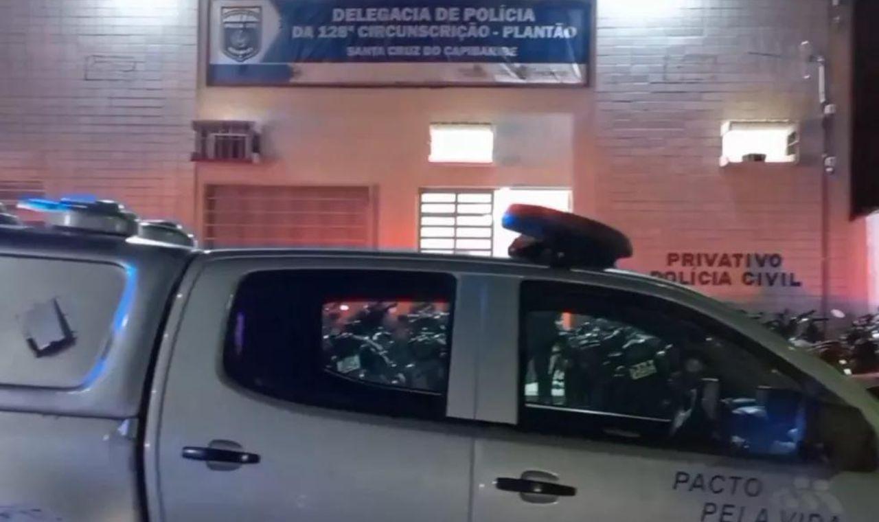 HOMEM É PRESO SUSPEITO DE ABUSAR SEXUALMENTE DE MENORES EM SANTA CRUZ DO CAPIBARIBE, PE.