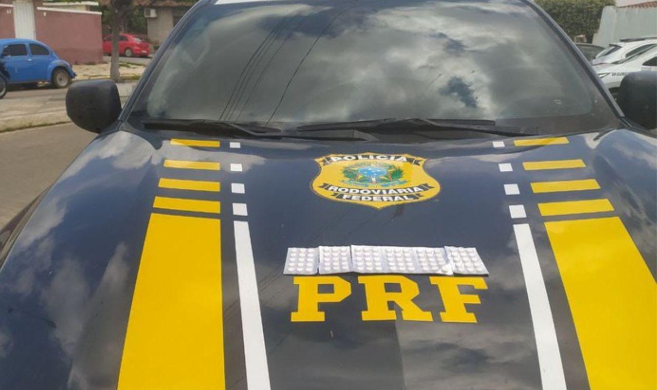 MOTORISTA É FLAGRADO COM 90 COMPRIMIDOS DE 