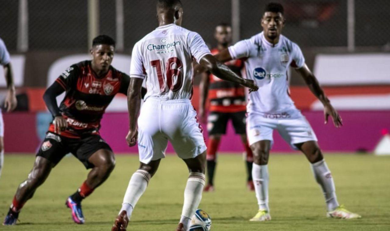 COPA NE: DE VIRADA, NÁUTICO VENCE VITÓRIA POR 3X2, NO BARRADÃO