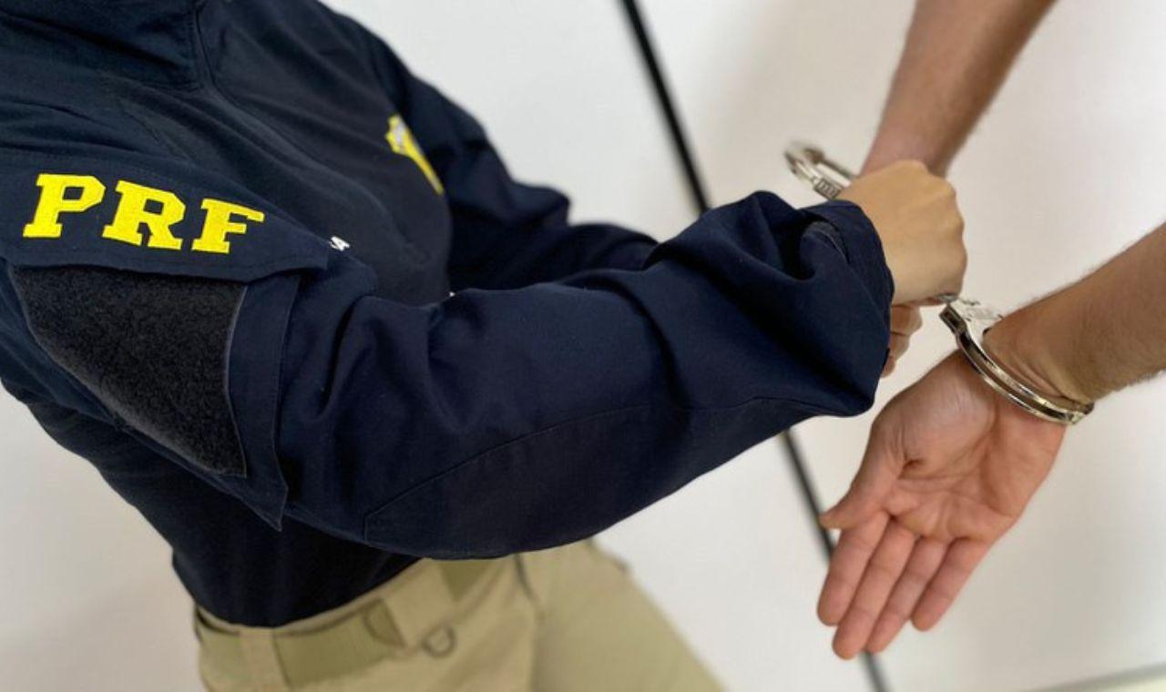 HOMEM É FLAGRADO COM REVÓLVER E “REBITE” EM OURICURI, PE