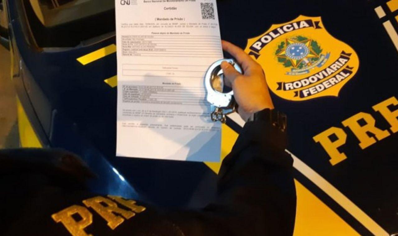 PROCURADO POR TRÊS CRIMES NO MARANHÃO É DETIDO PELA PRF EM PARNAMIRIM, PE