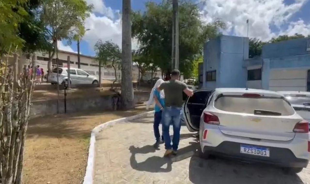 HOMEM É PRESO SUSPEITO DE TENTAR MATAR IRMÃ A TIROS E FACADAS EM GARANHUNS, PE