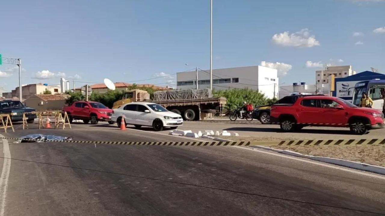 HOMEM MORRE APÓS ACIDENTE NA BR 407, EM PETROLINA, PE