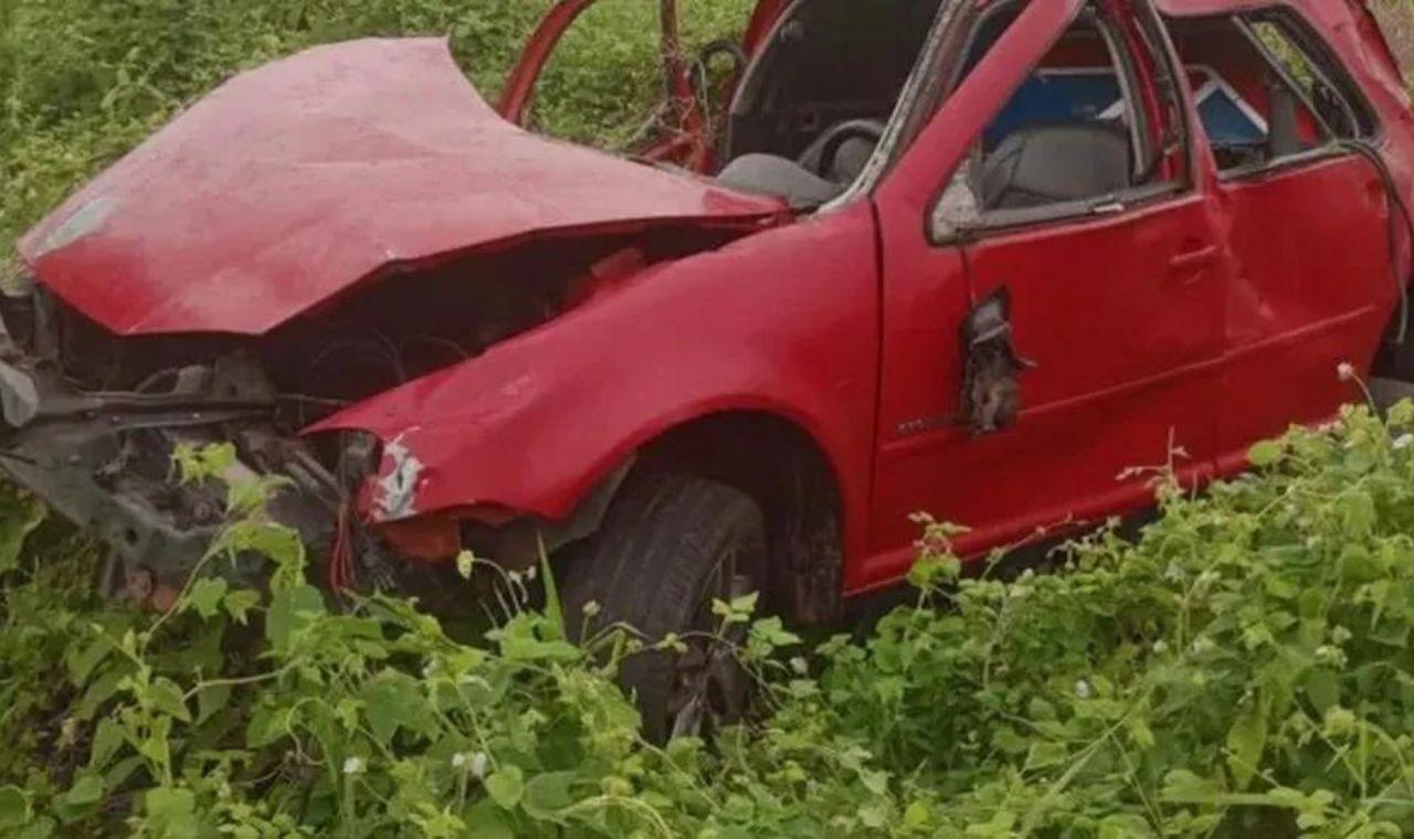 CASAL E CRIANÇA DE 5 ANOS MORREM EM ACIDENTE NA PE-320 EM FLORES, PE