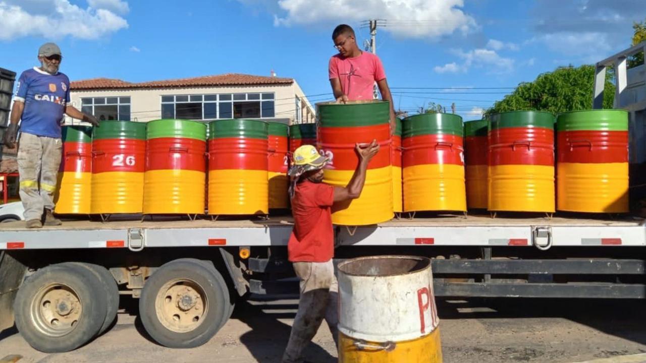 PREFEITURA DE IBIMIRIM REALIZA AQUISIÇÃO DE NOVOS BARRIS PARA COLETA DE LIXO