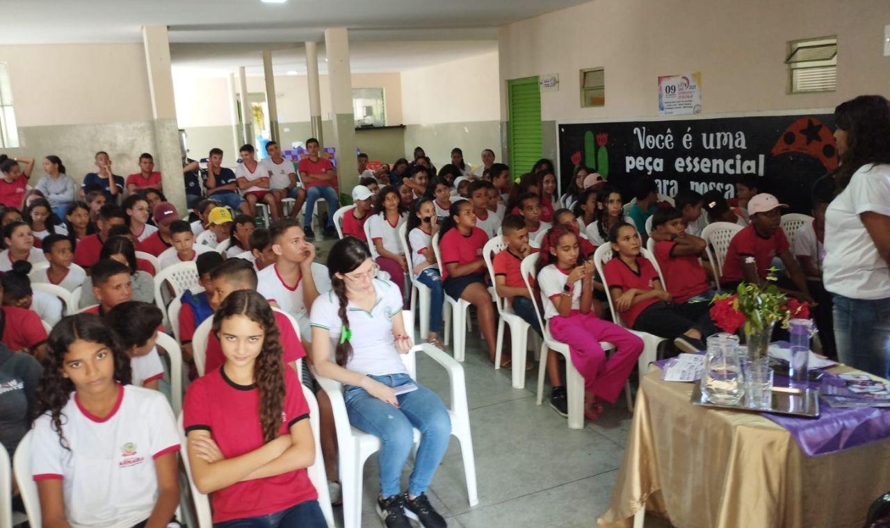 CARNAIBA INICIA A CAMPANHA DO AGOSTO LILÁS