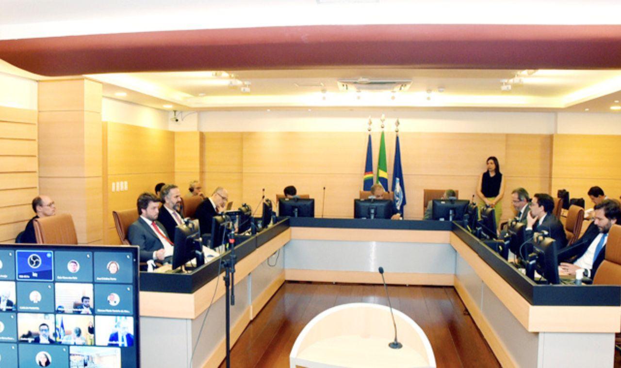 TRIBUNAL DE CONTAS DE PE ORIENTA SOBRE USO DE PRECATÓRIOS PARA PAGAR PROFESSORES