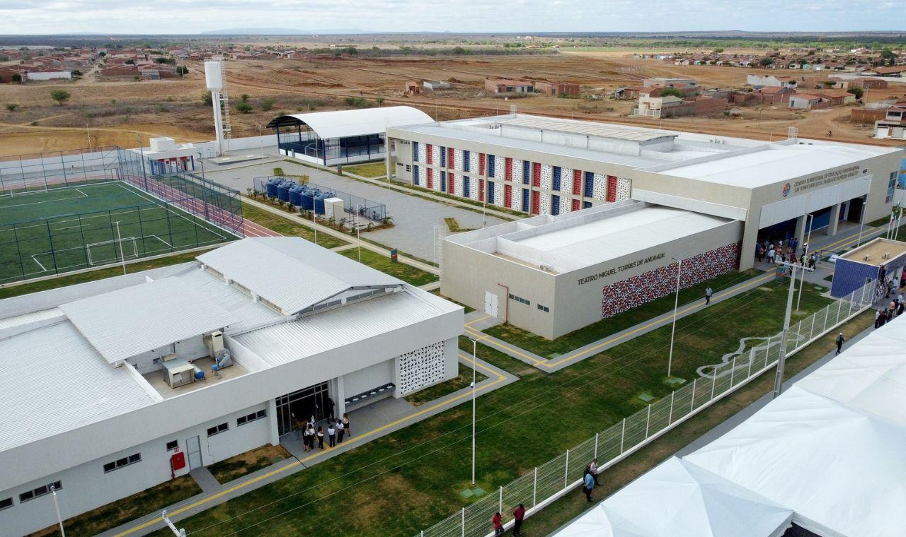 CURAÇÁ RECEBE CENTRO EDUCACIONAL EM TEMPO INTEGRAL