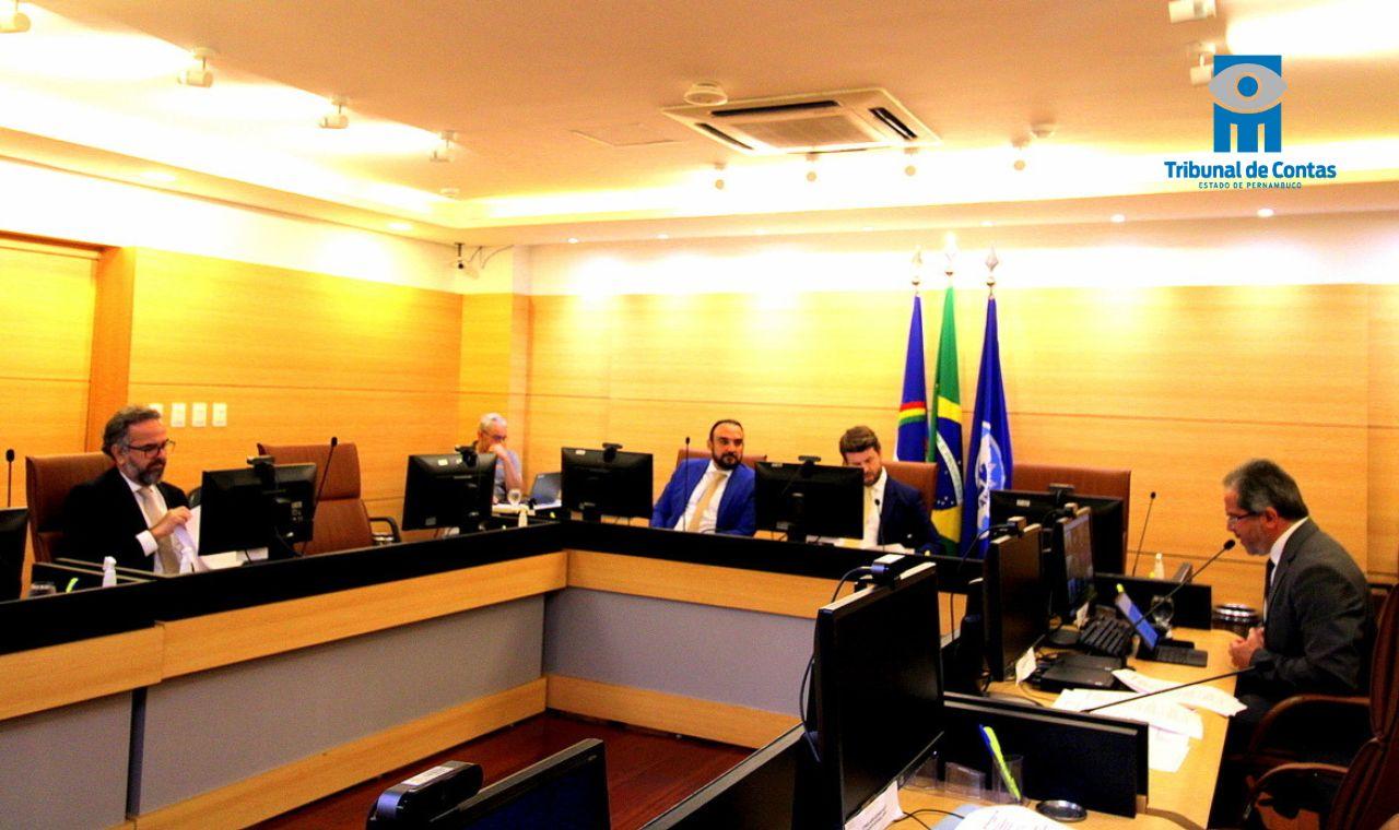 GESTORES MULTADOS POR IRREGULARIDADES EM OBRAS EM SERRITA, PE