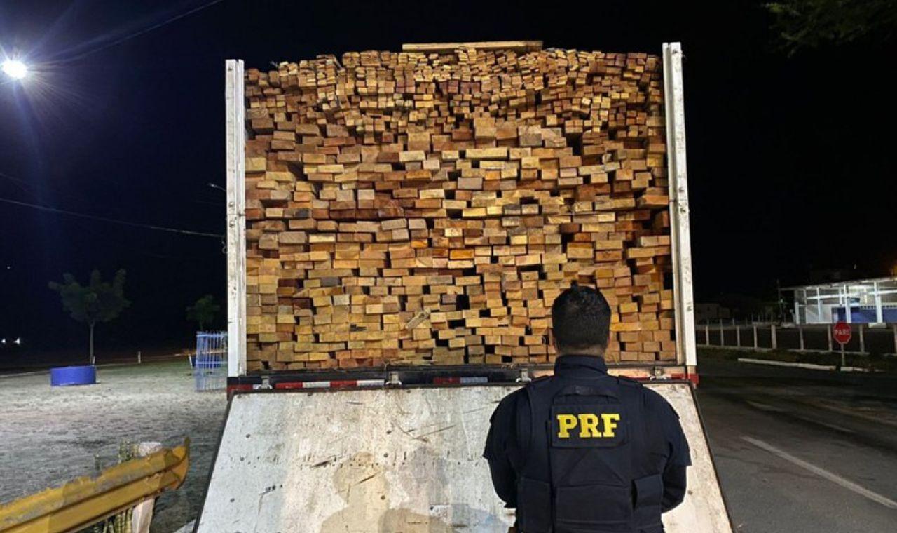 SERRA TALAHADA: MOTORISTA É FLAGRADO PELA QUARTA VEZ TRANSPORTANDO MADEIRA DE FORMA ILEGAL