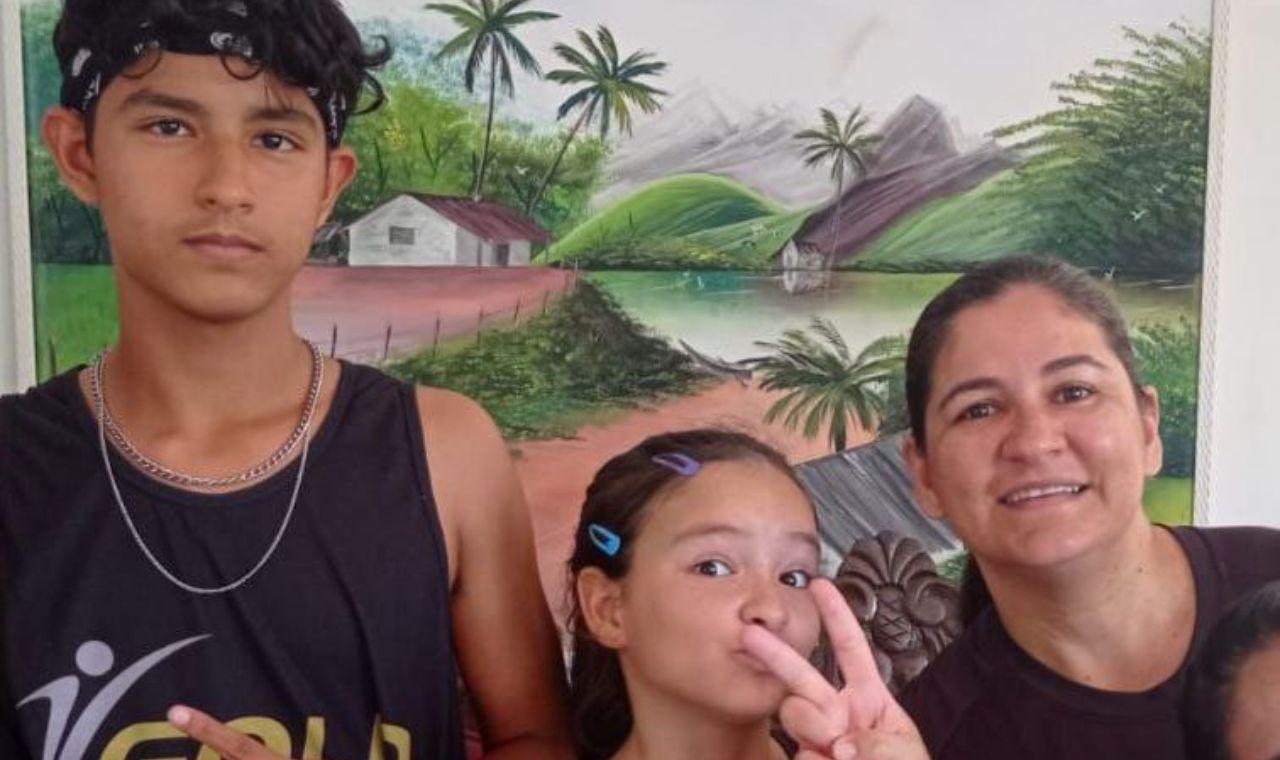 MULHER E DOIS FILHOS SÃO MORTOS A TIROS DENTRO DE CASA EM ARARIPINA, PE