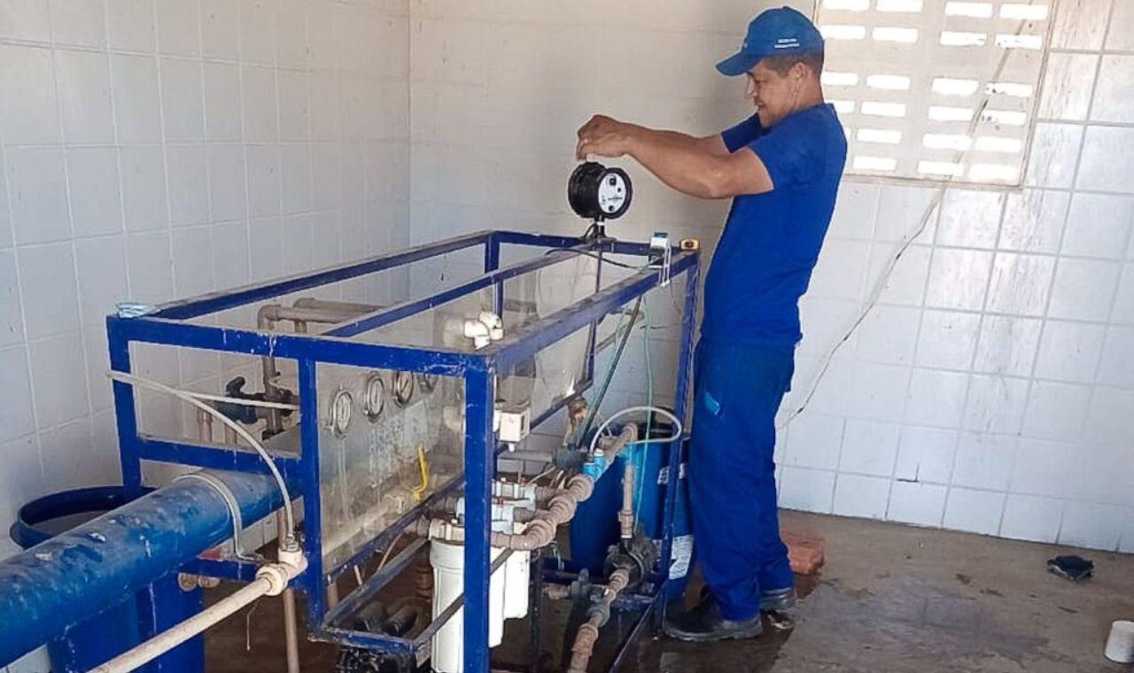 DESSALINIZADORES GARANTEM OFERTA DE ÁGUA NO SERTÃO DE PERNAMBUCO