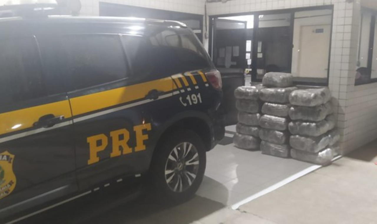 PRF APREENDE 162 KG DE MACONHA NA BR-232 EM SÃO CAETANO, PE