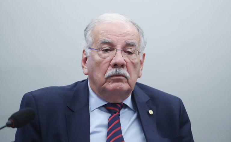 Comissão aprova atendimento psicológico gratuito a enfermeiros do sistema público de saúde