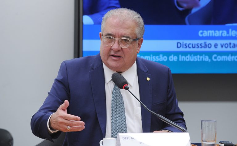 Comissão aprova direito da pessoa com necessidade de curatela de opinar sobre curador