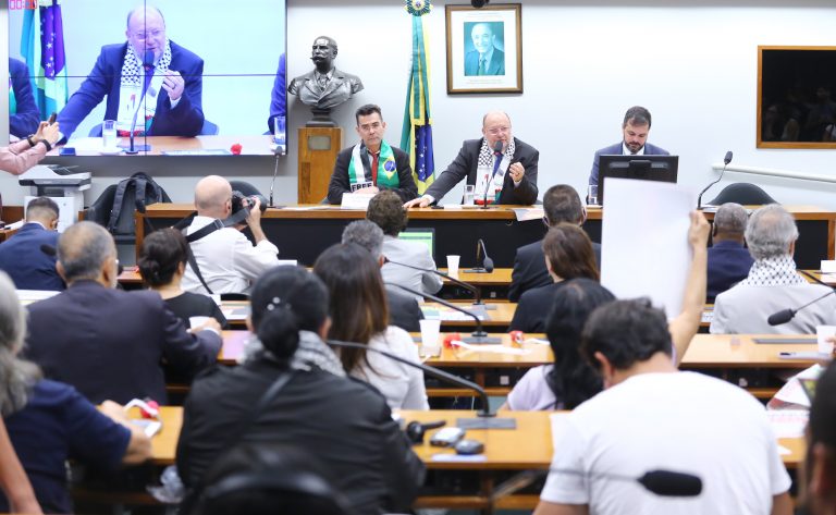 Crianças e mulheres são as maiores vítimas da guerra na Faixa de Gaza, ressaltam debatedores