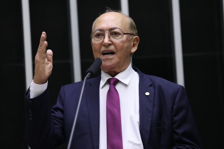 Projeto prevê interrupção imediata de cobrança de serviço não prestado sem motivo