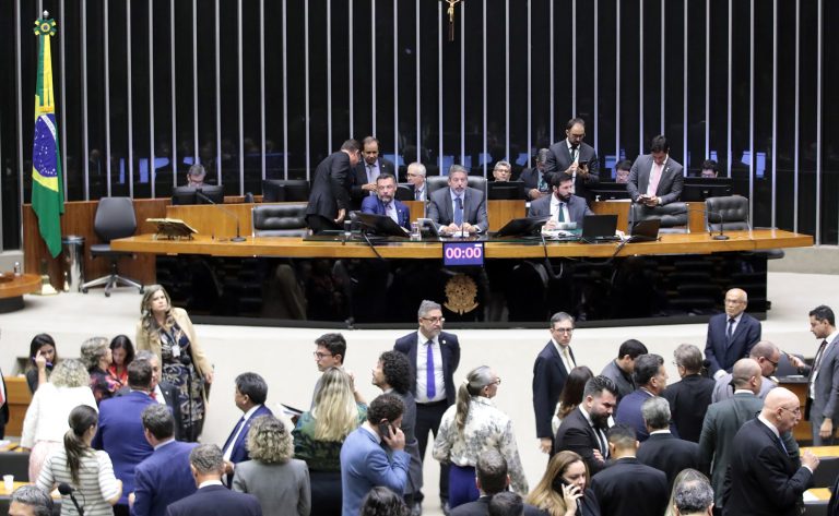 Câmara aprova atualização da Política Nacional de Defesa; acompanhe