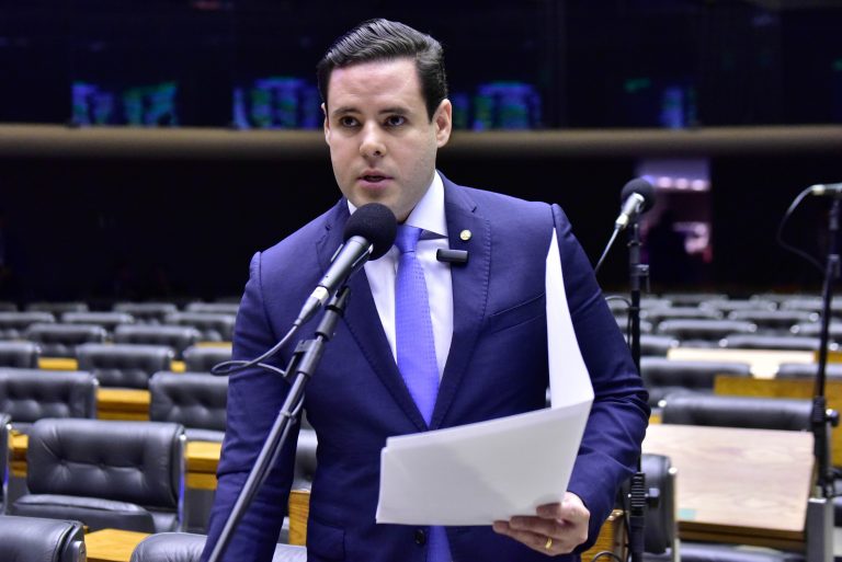 Comissão aprova medidas de segurança obrigatórias nas escolas