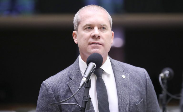 Comissão aprova projeto que abre novo prazo para recadastramento de armas de uso permitido ou restrito