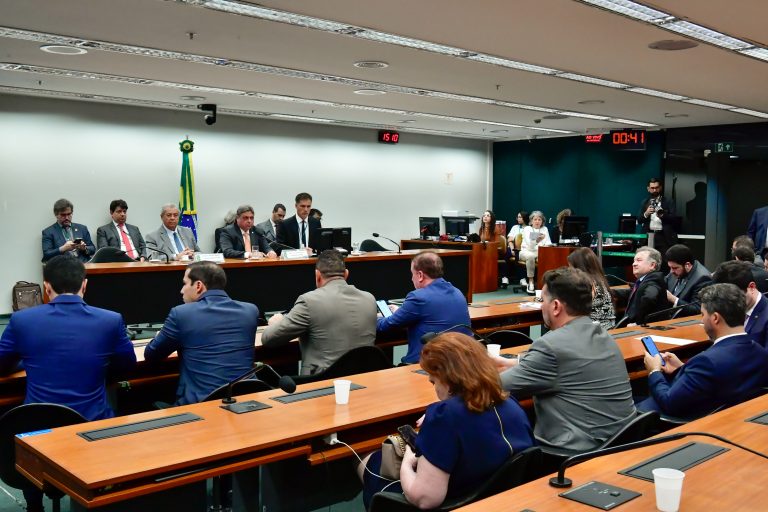 Comissão de Orçamento analisa mudanças na LDO de 2024 nesta quarta-feira