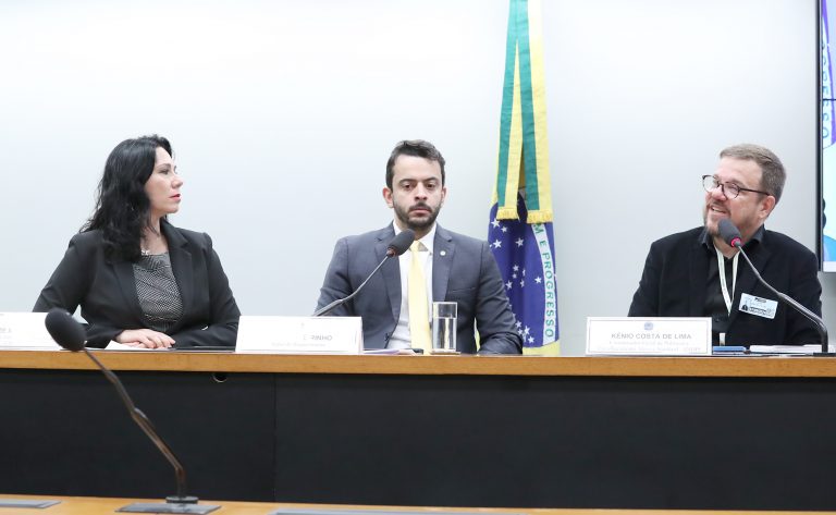 Debatedores divergem na Câmara sobre a documentação exigida dos cuidadores de pessoas idosas