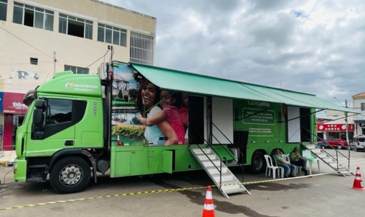 CABROBÓ RECEBE AÇÃO DA NEOENERGIA PERNAMBUCO PARA TROCA GRATUITA DE LÂMPADAS INEFICIENTES POR LED