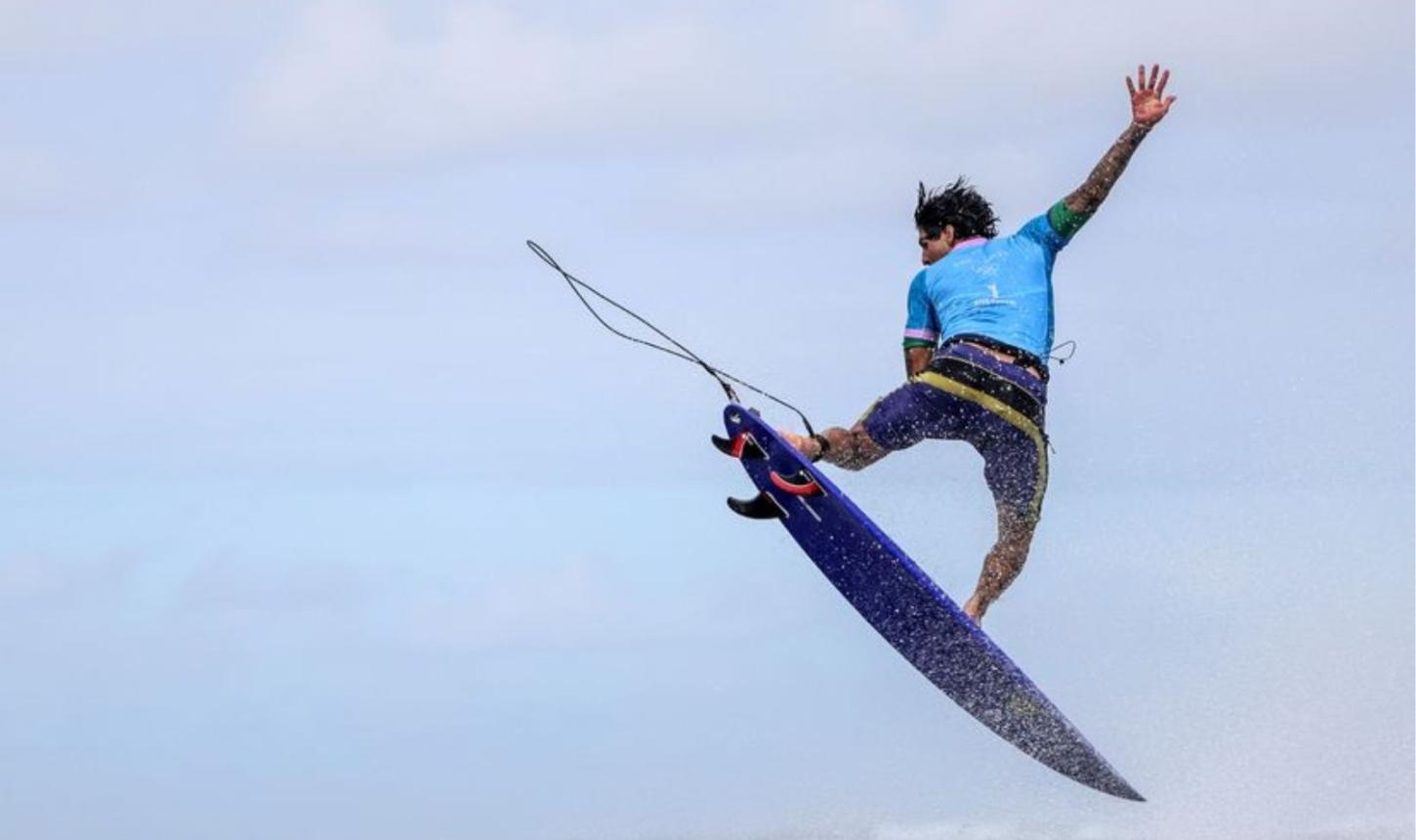 GABRIEL MEDINA GARANTE BRONZE PARA O BRASIL NO SURFE MASCULINO