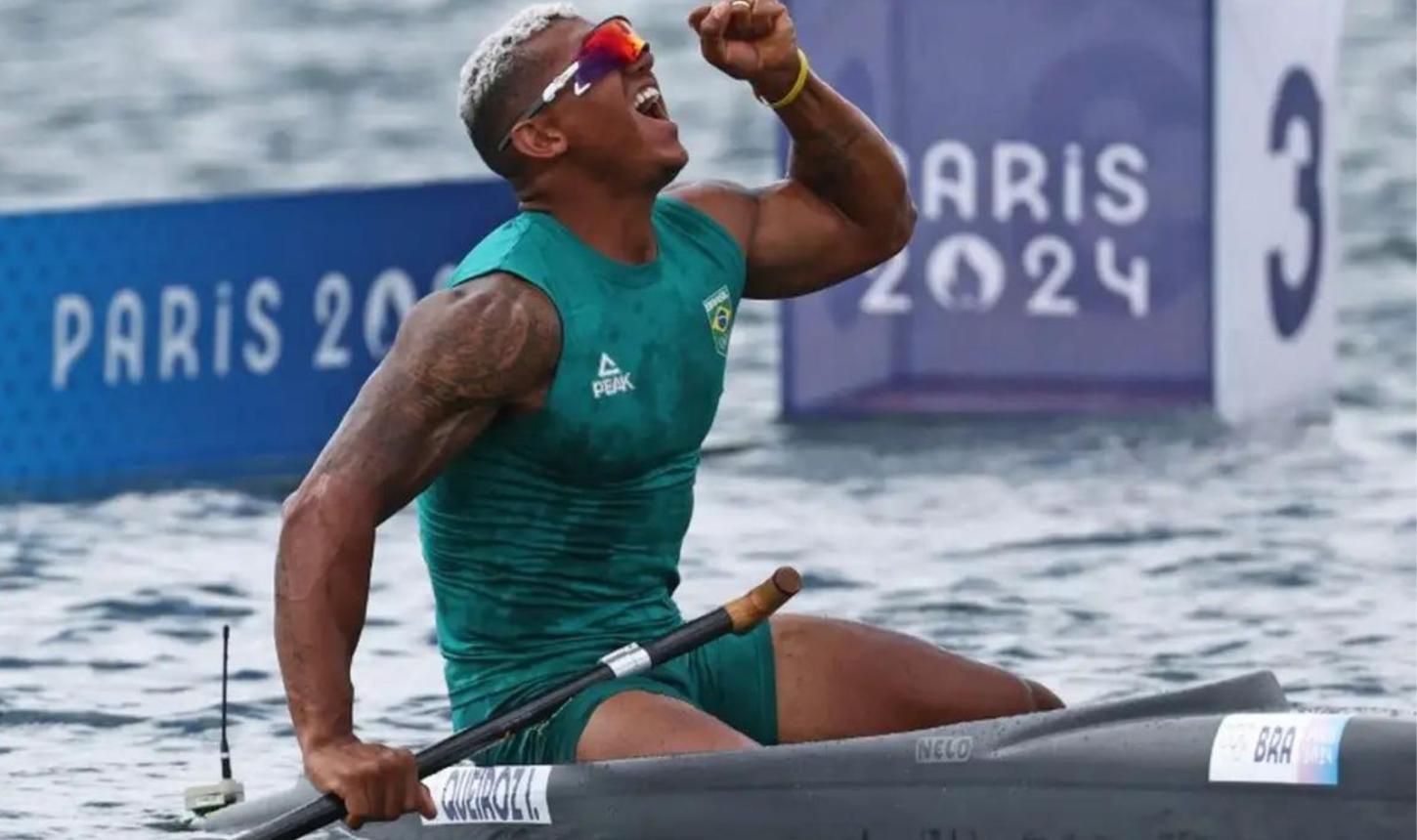 ISAQUIAS QUEIROZ É PRATA NA CANOAGEM