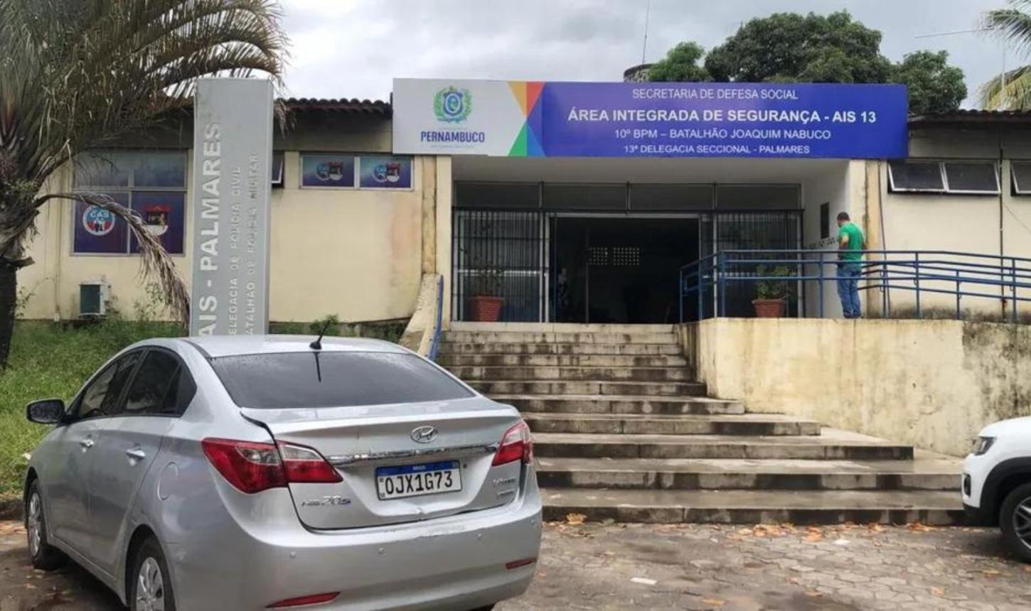 PROFESSOR SUSPEITO DE ESTUPRAR QUATRO ALUNAS EM CORTÊS É PRESO PELA POLÍCIA CIVIL