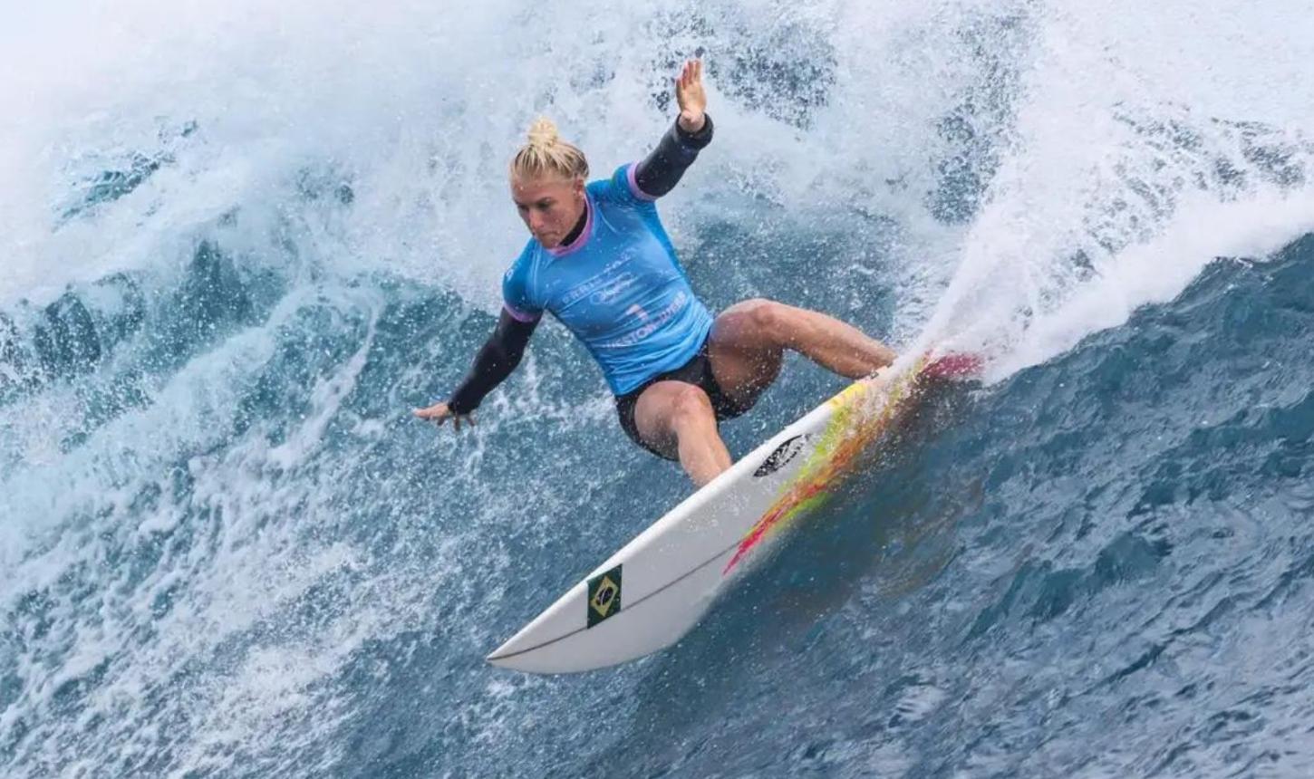 TATI WESTON-WEBB CONQUISTA MEDALHA DE PRATA NO SURFE FEMININO